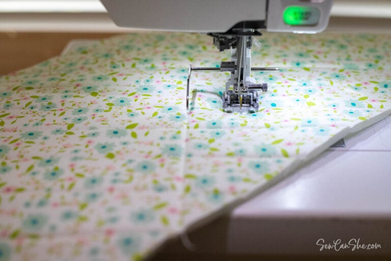 How to Make a DIY Sewing Machine Cover Free Pattern!