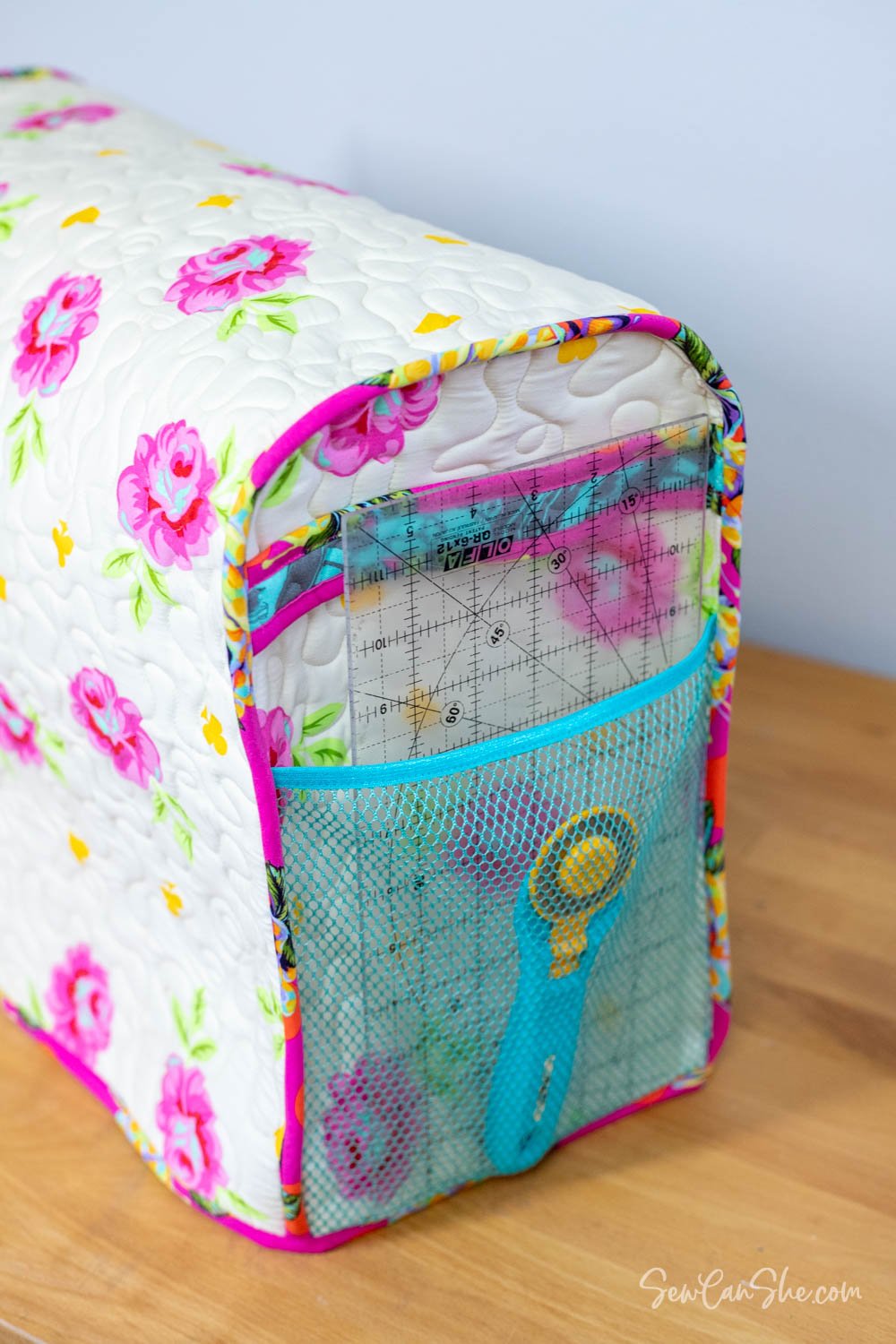 How to Make a DIY Sewing Machine Cover Free Pattern!