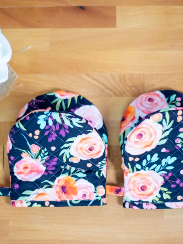 HOW TO SEW MINI OVEN MITTS STORY Cover Image