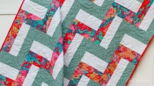 red, green, and white rail fence quilt from 3 yards of fabric