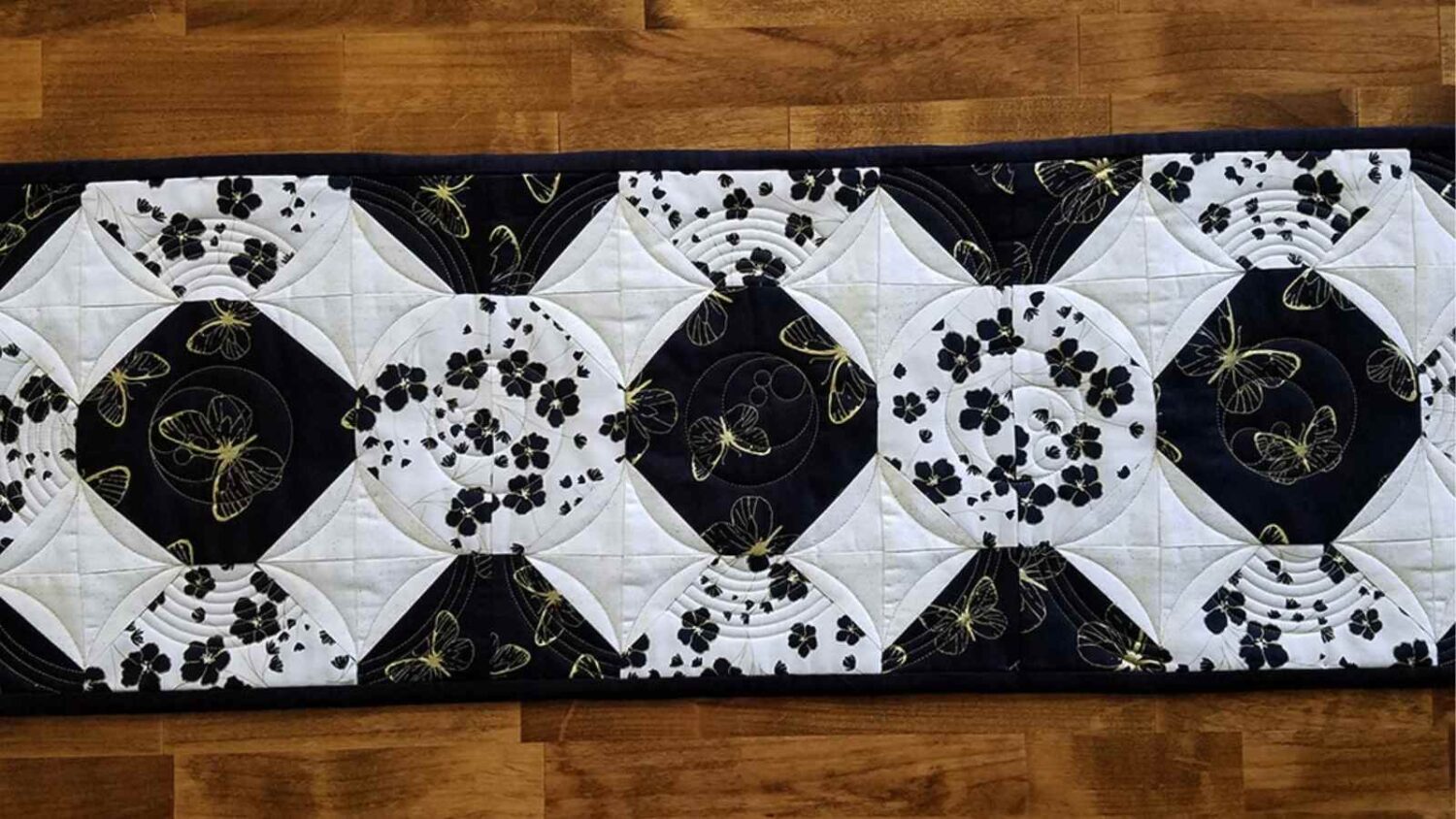 50 Free Table Runner Patterns You Need to Start Sewing Now!