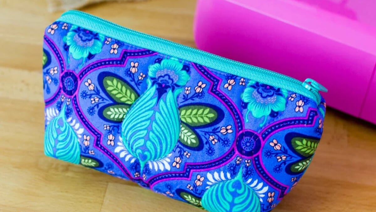 DIY quilted zipper bag