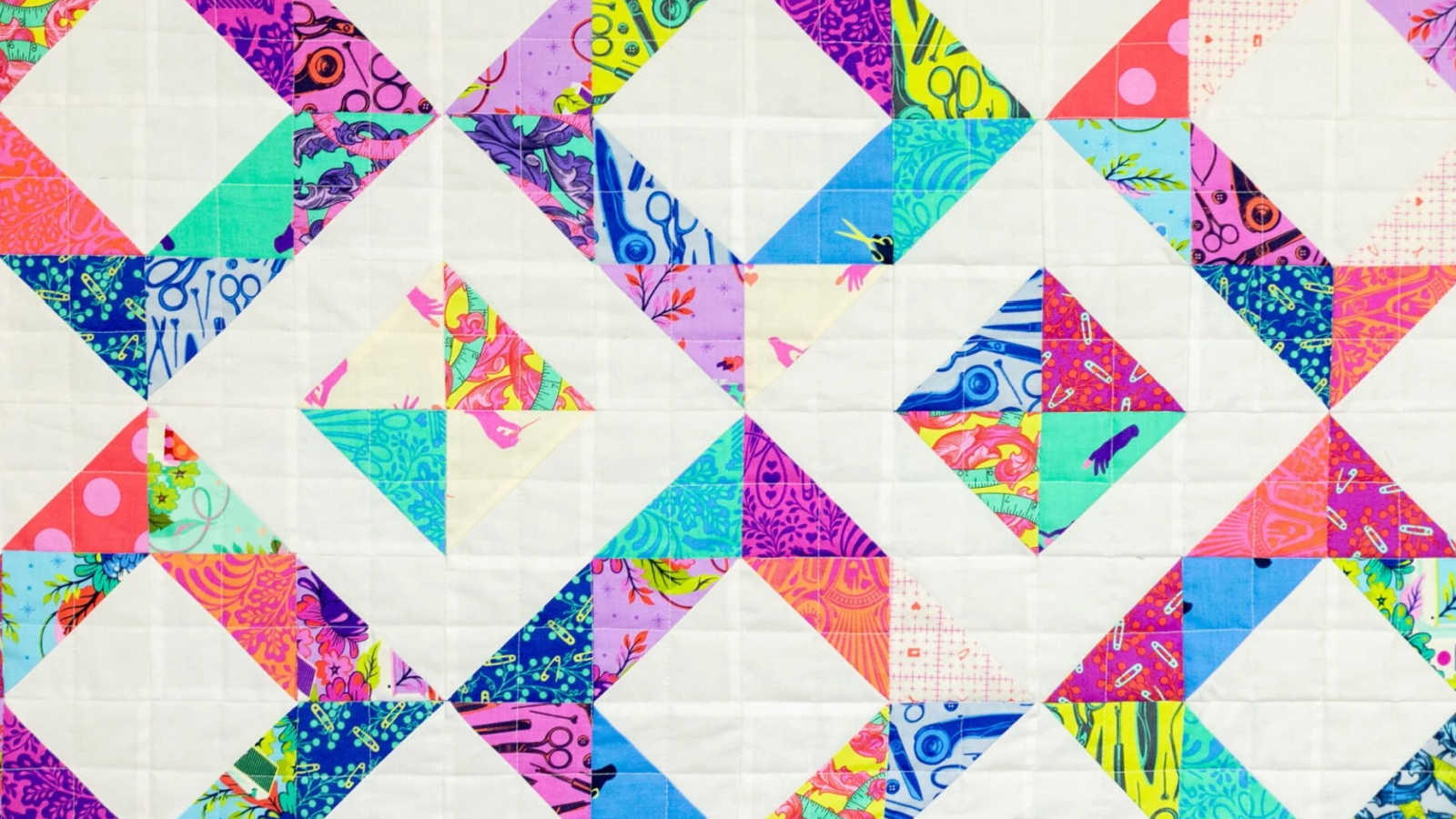 30 Free Quilt Patterns Using Half Square Triangles (HST)