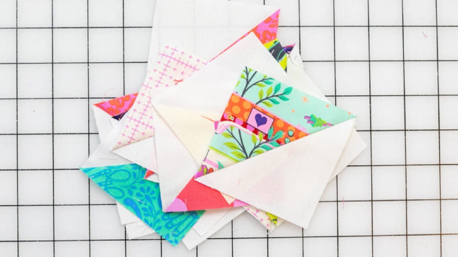 30 Free Quilt Patterns Using Half Square Triangles (HST)