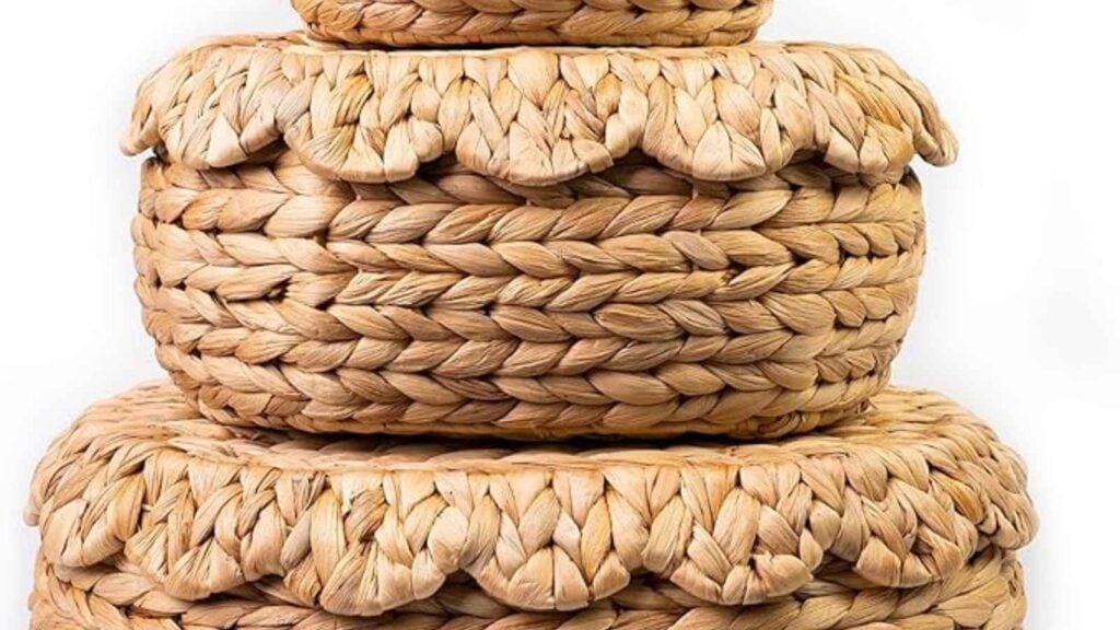 scalloped edge baskets in a stack