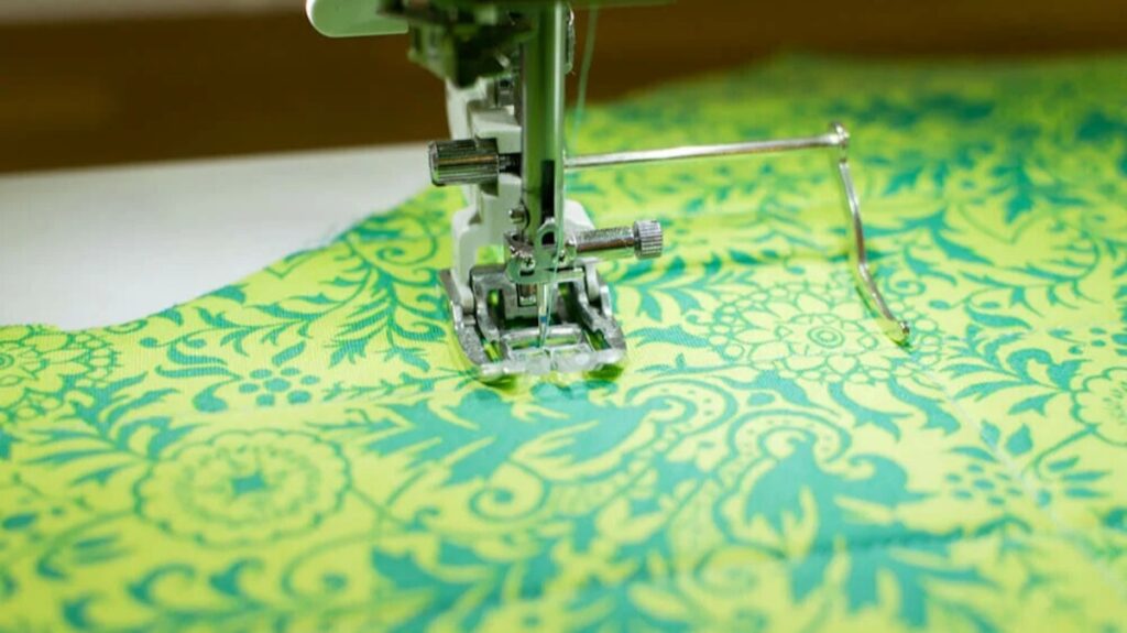 a sewing machine walking foot qulting fabric